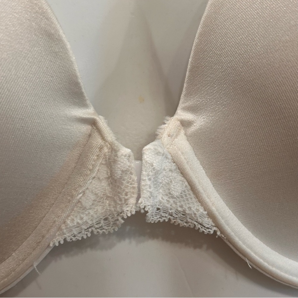 New Mademoiselle Sz 38 C front closure Elegant White Women's Bra - Picture 2 of 6